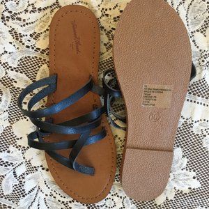 Universal Thread Sandals